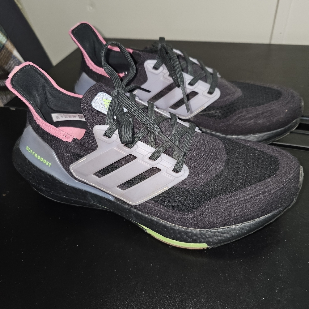 Womens Adidas Size 8.5